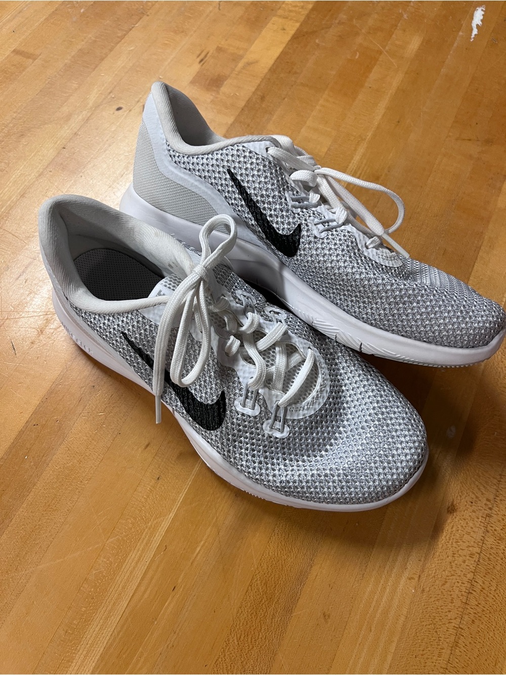 Nike Women's Mesh Athletic Training Shoe - Flex TR 7